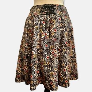 Cute flowered Edme & Esyllte skirt, size 6.